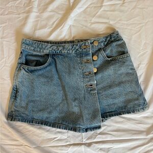Stylish Denim Mini Skirt with Button Detail
